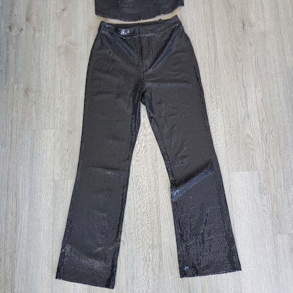 House of Harlow 1960 Two Piece Sequin Set - Medium - Picture 2 of 8